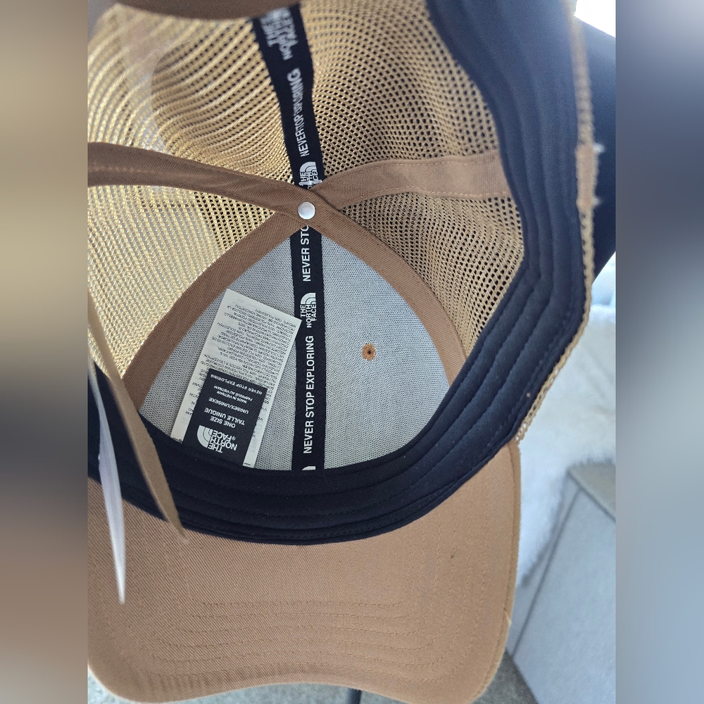 The North Face Utility Brown Mesh Trucker Hat - Picture 4 of 4
